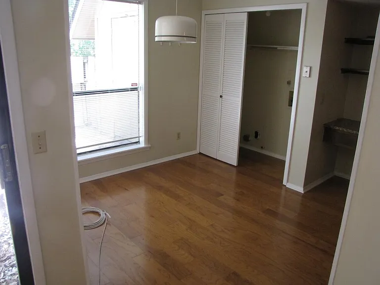 459 Mall Blvd — Photo 6
