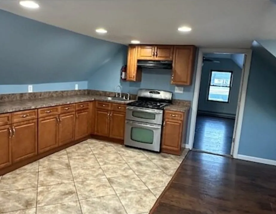 2 bed, $2,300 — Photo 2