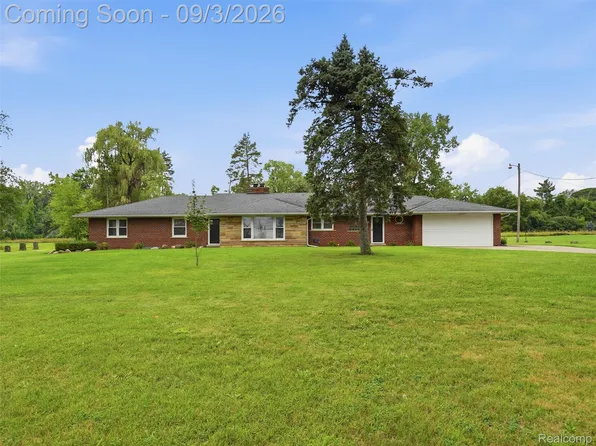 72695 Van Dyke Ave, Romeo, MI 48065