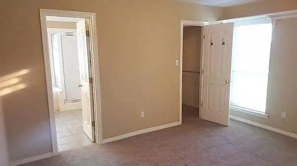 3723 Essen Loop — Photo 5