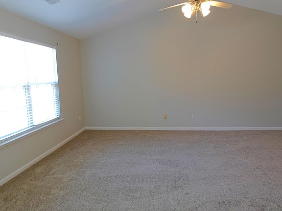 5th image of 139 Stockbridge Dr