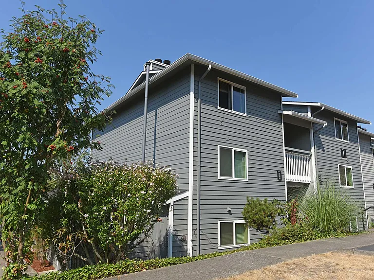 Spinnaker Apartments — Photo 34