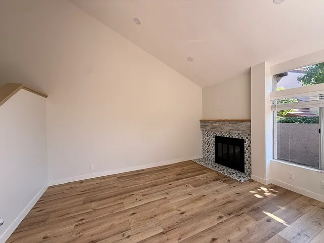 107 Stanford Ct #107 — Photo 14