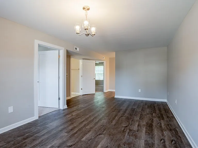 Alexander Station Apartment Homes — Photo 5