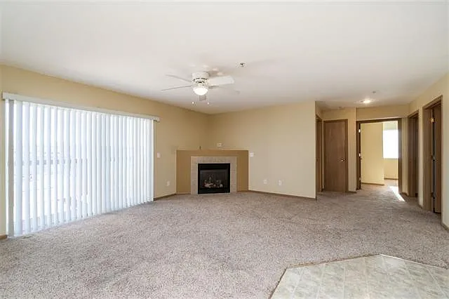4600 Grand Ave #8