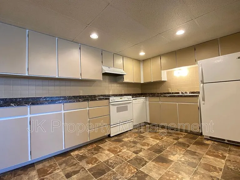 1401 2b St S #15 — Photo 5