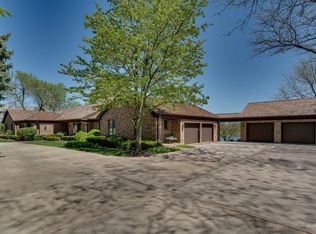 1825 Clover Dr, Inverness, IL 60067