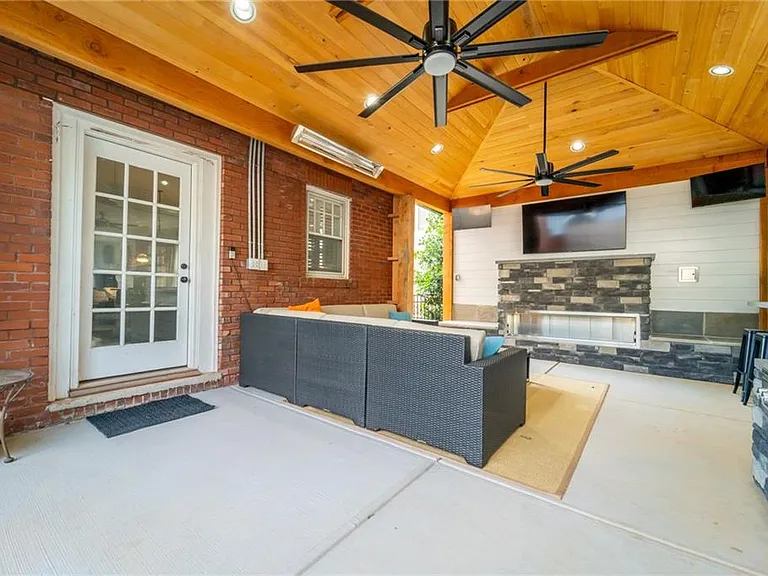 781 Greenwood Ave NE — Photo 49