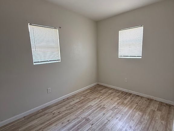 5th image of 916 Preston St #1