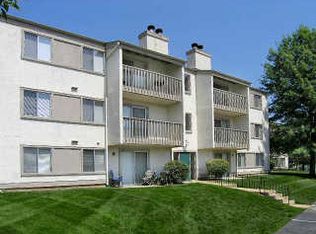 1678 Brandon Park Dr APT B, Manchester, MO 63021