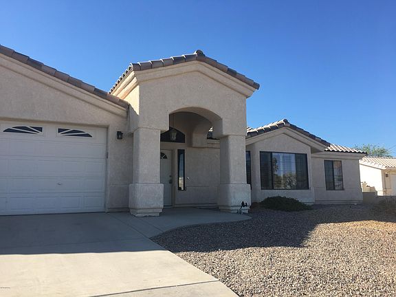 3rd image of 2860 Swirl Dr