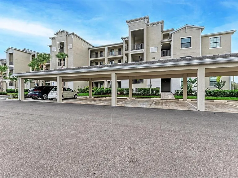 17902 Gawthrop Dr #307 — Photo 4
