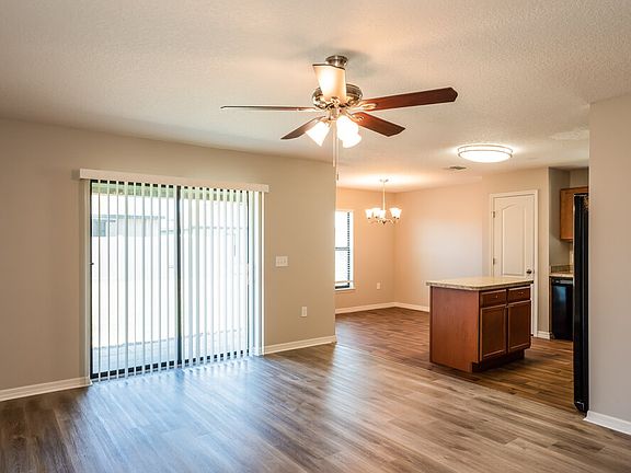 5th image of 944 Wynnmere Walk Ave