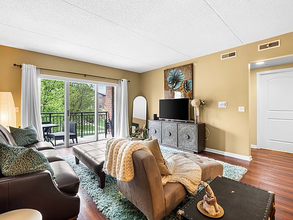 3rd image of 655 Perrie Dr APT 206