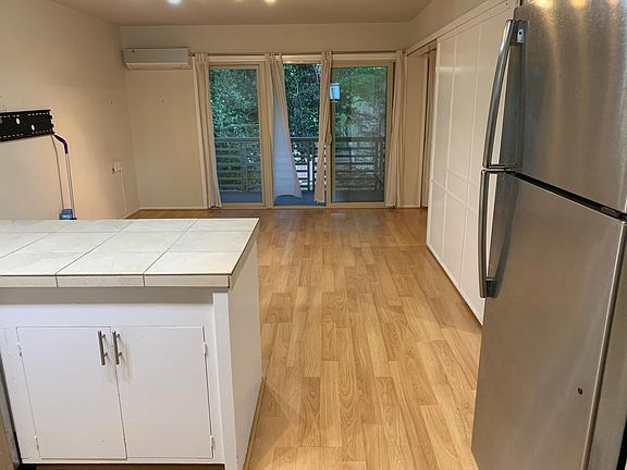 5th image of 592 Channing Ave #592