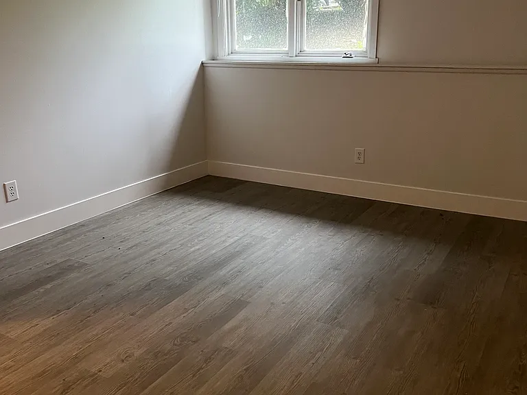 Foxwood Apartments — Photo 11
