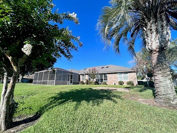 4th image of 2083 Forest Gate Dr E Unit E