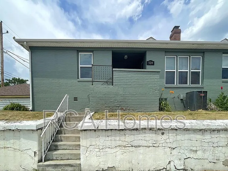 520 E 32nd St — Photo 13