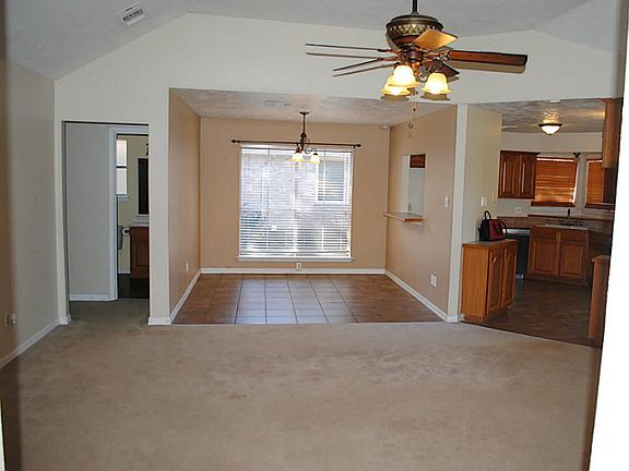 5th image of 514 Evergreen Dr