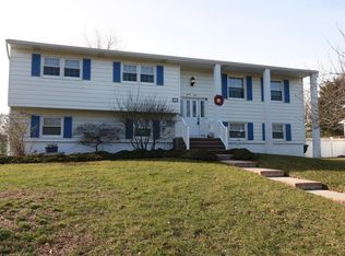 23 Scheid Dr, Parlin, NJ 08859