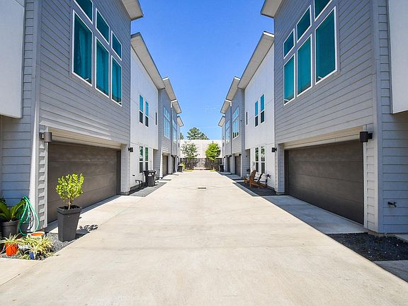 3rd image of 2210 Lou Ellen Ln Unit B