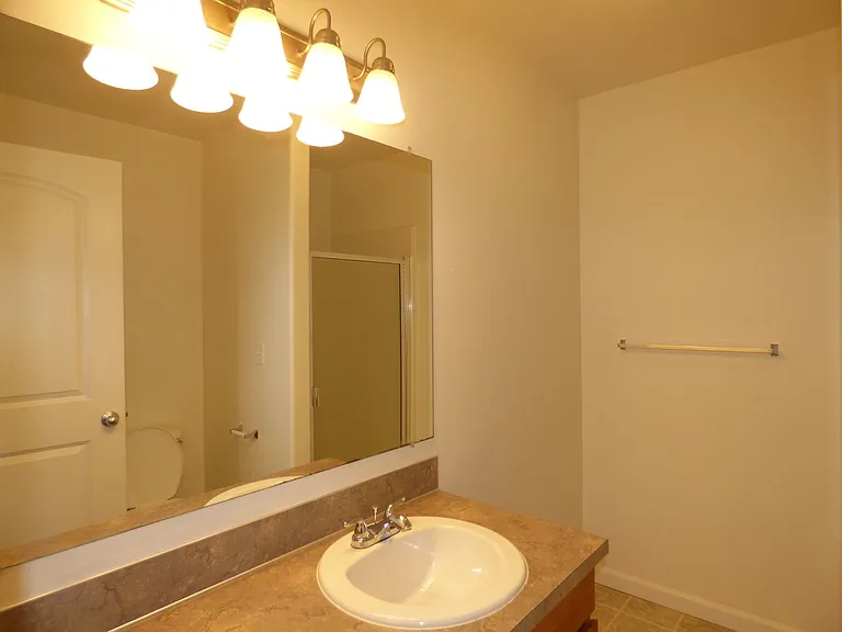 3536-3538 Fisher Ct NE — Photo 21