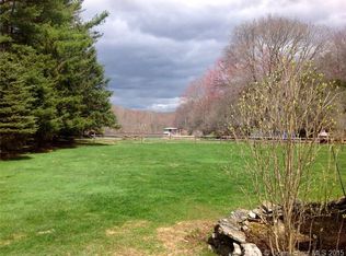 240 Maupas Rd, Guilford, CT 06437