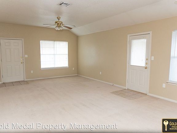 3rd image of 215 Janelle Dr APT A