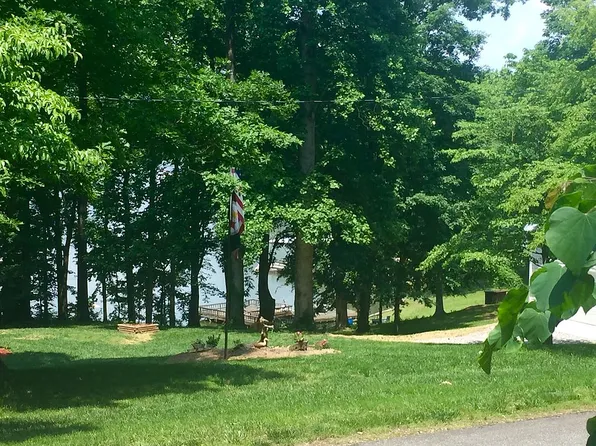 3019 Bass Dr, Sherrills Ford, NC 28673