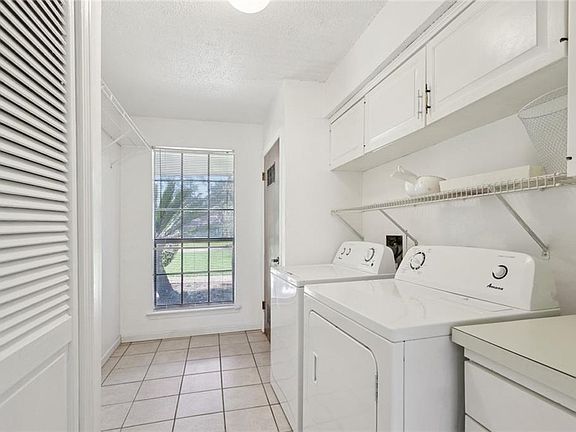 3rd image of 106 Riverwood Dr