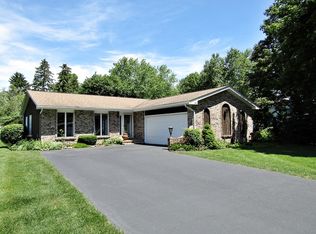 393 Orion Rd, Batavia, IL 60510