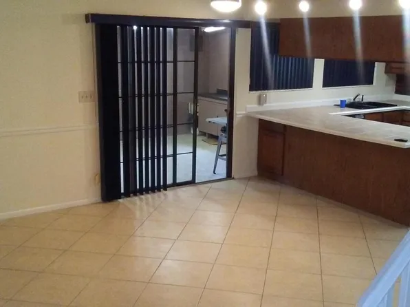 8207 Kensington Sq, Jacksonville, FL 32217