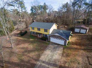 140 Chestnut Lake Dr, Inman, SC 29349