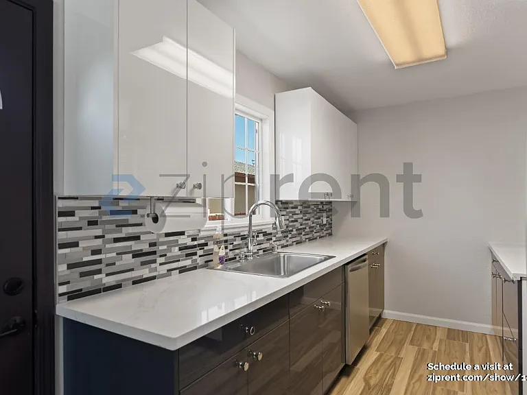 4726 Armour Dr — Photo 12