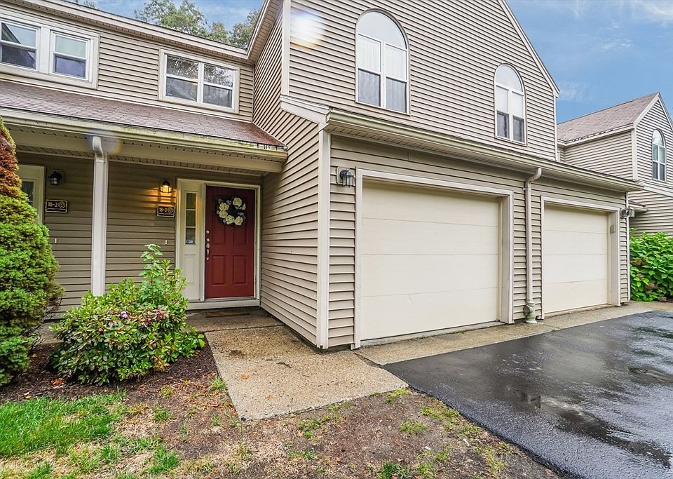 1st image of 18 Thayer Pond Dr #3