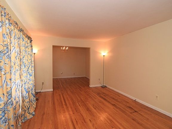4th image of 2145 Kingsley Ct