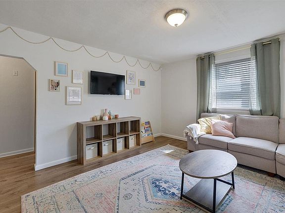 4th image of 9501 Theodosia Ave