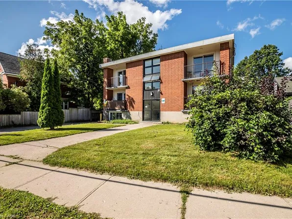 199 Ahrens St W, Kitchener, ON N2H 4E1