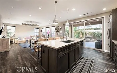 4 bed, 2432 sqft, $5,600 — Photo 4