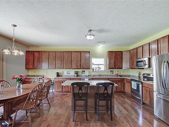 4th image of 7528 Pipestone Dr