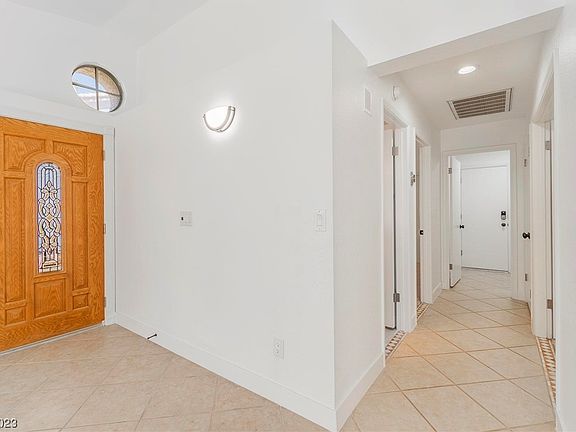 3rd image of 7072 Shadow Crest Dr
