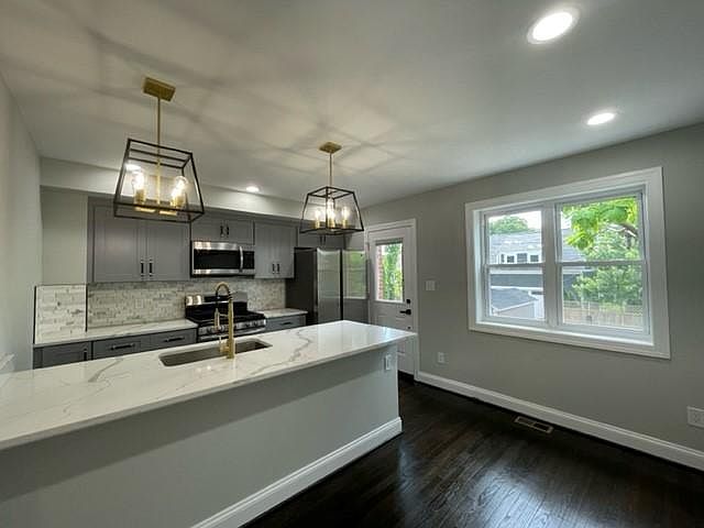 1st image of 327A Wesmond Dr