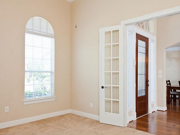 4th image of 1907 Ashley Garden Ct
