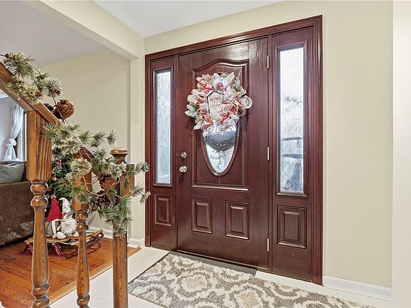 3rd image of 132 Skyview Dr