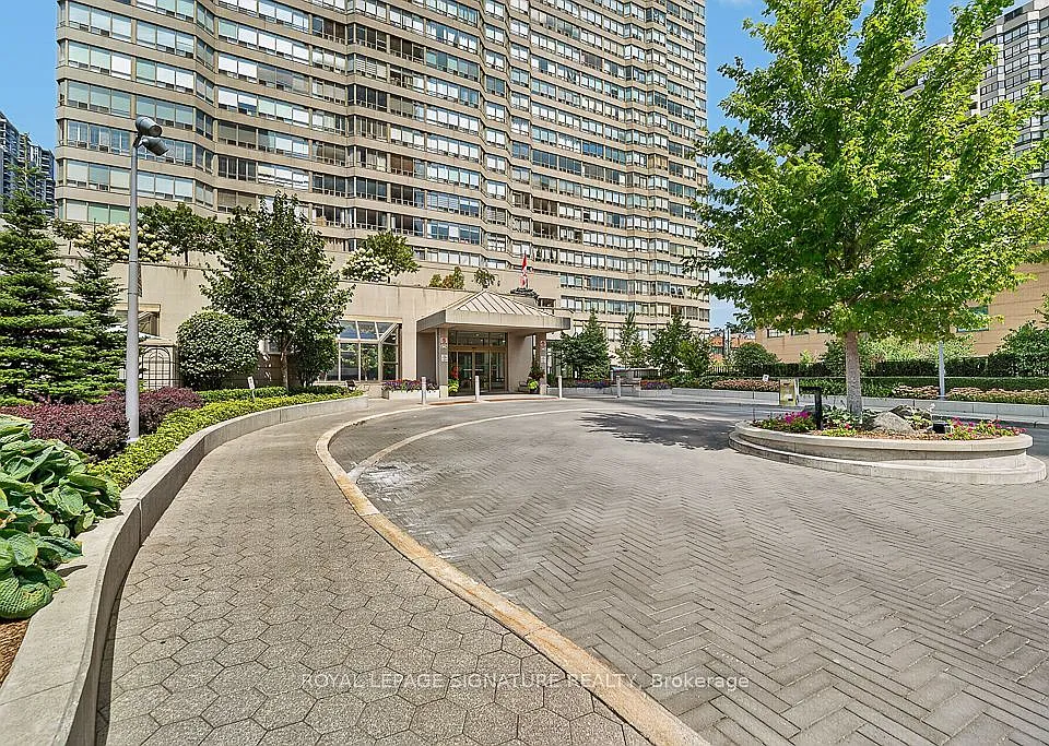 30 Greenfield Ave #Penthouse 14