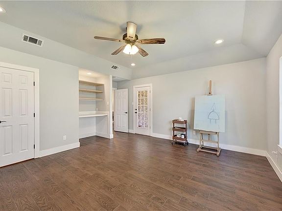 3rd image of 7005 Lonesome Oak Dr