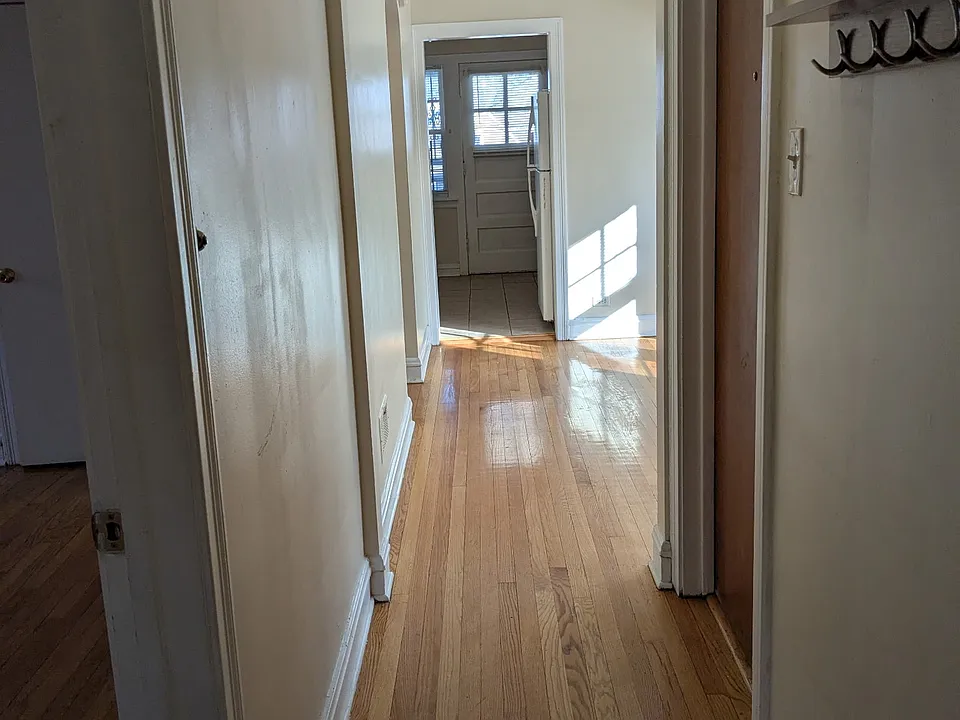 10415 S Vernon Ave #2