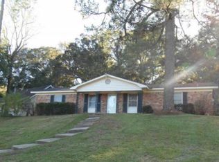 562 Markham Dr, Mobile, AL 36609