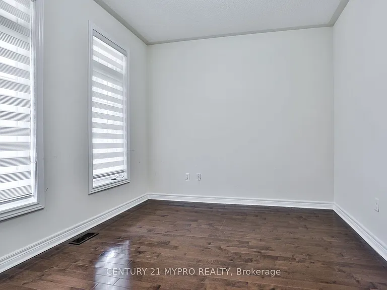 431 Woodspring Ave E — Photo 6