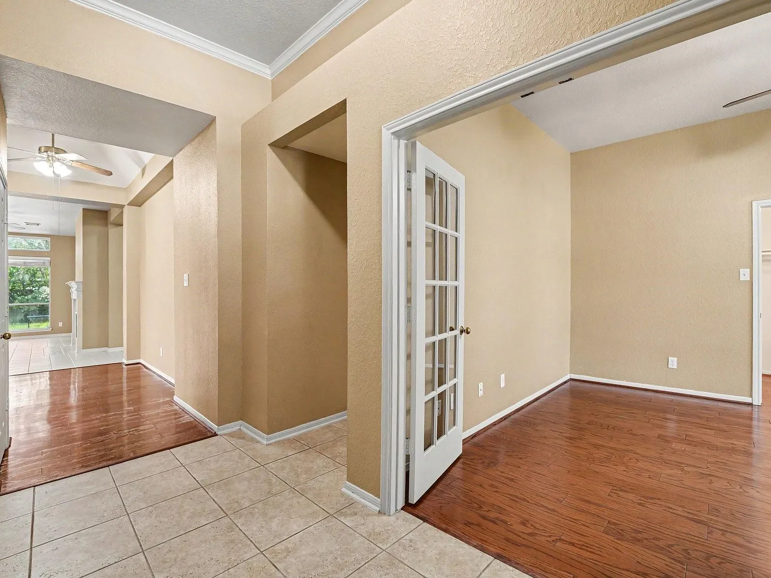4 bed, 2.0 bath, 2236 sqft, $2,500 — Photo 3